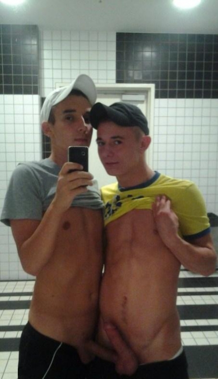 GROSSE BITE BLACK GAY BAISE EXHIB Plan cul sur vannes rencontre jeune gay paris
