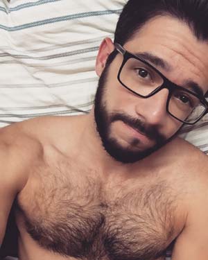Homosexuel barbu prêt pour orgies sur Toulon