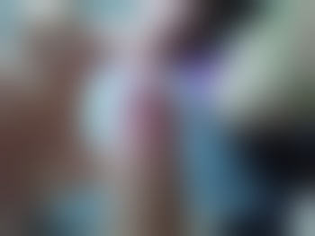 Biroute jeune et juteuse en webcam