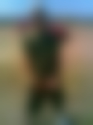 Coquin bien monté pour exhib bagnole