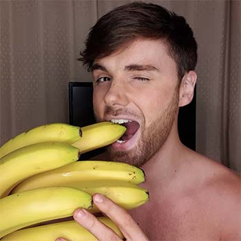 Suce ta banane en gorge profonde