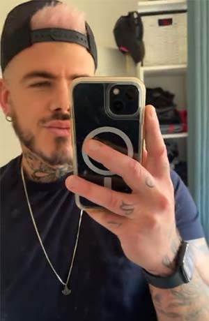 Badboy gay tatoué sur Aix en pce