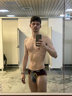 Petit italien gay sur Marseille pour fun XXX