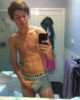 Mignon brunet gay recherche pote de baise