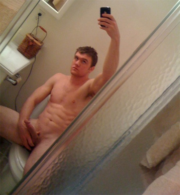 Qui veut venir me sucer sous la douche ?