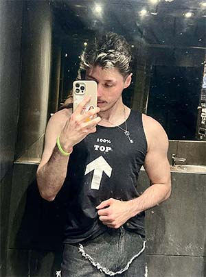 Bodybuilder gay 100% actif sur Saint-Denis