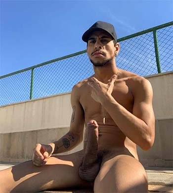 Gay des Cévennes 34070 au bronzage étrange