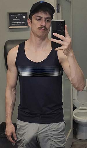 Moustachu 29 ans motivé sexe