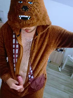 Gay dans son costume de Chewbacca